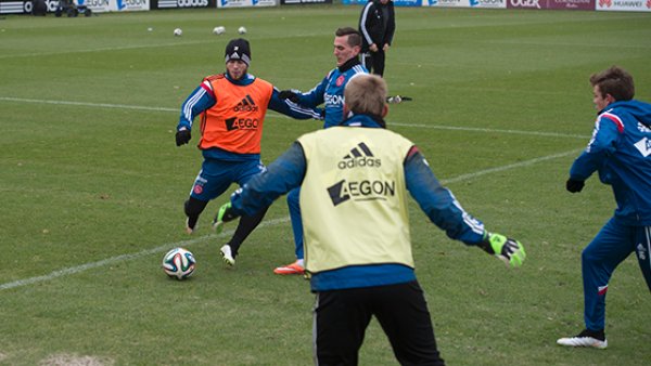 队徽到主场 队徽到主场